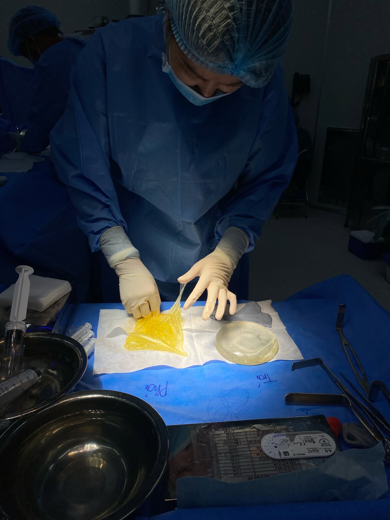 Causes of early breast implant rupture